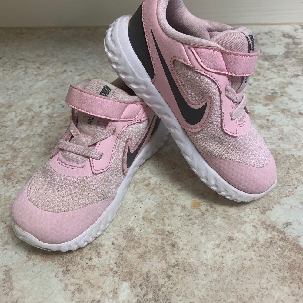 Nike Revolution Toddler Running Shoes